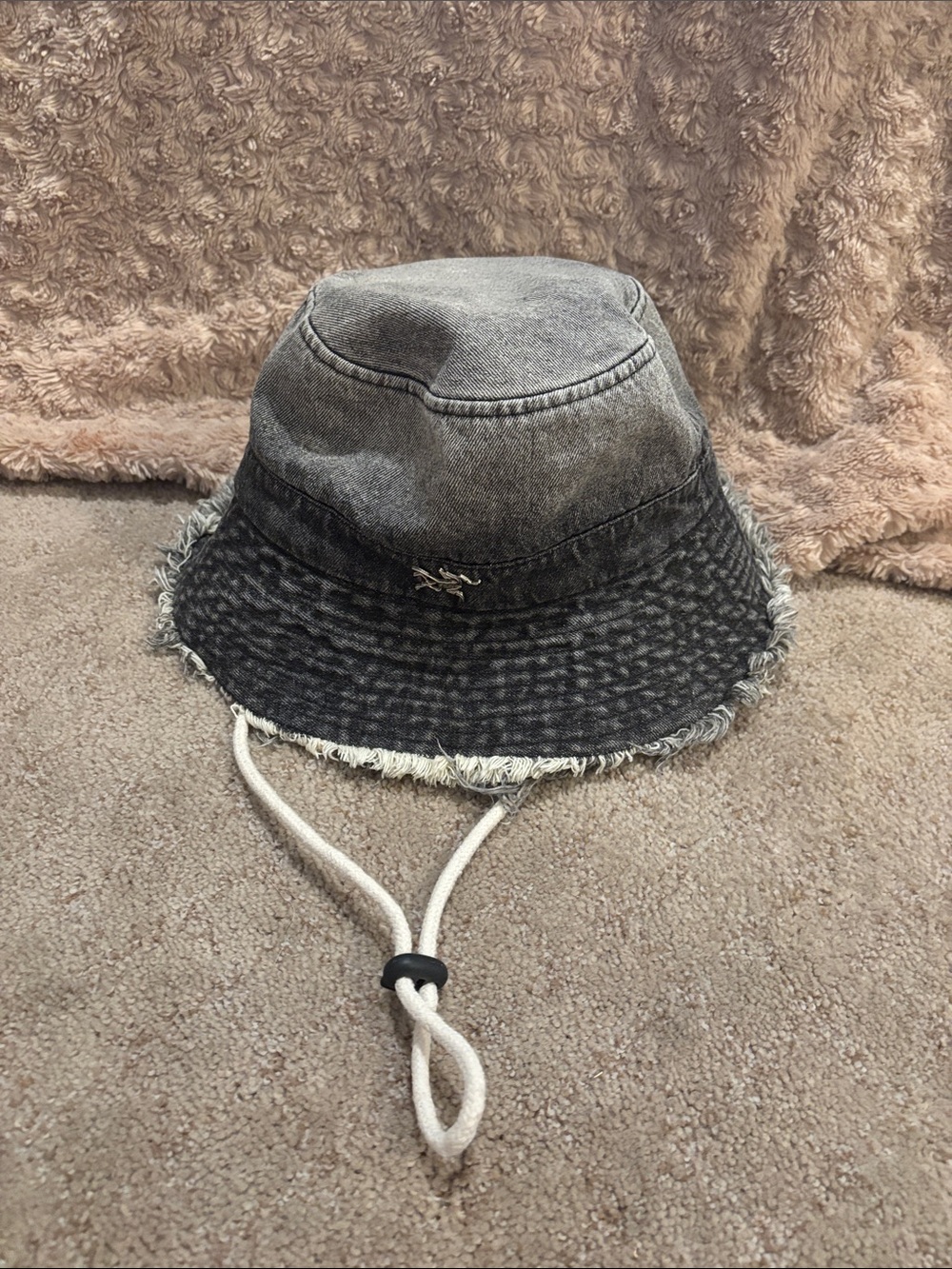 Jean bucket hat used once